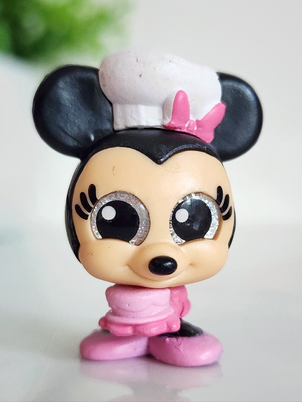 Disney Doorables Series 8 Scented Chef Minnie Mouse Cupcake 1.5" Mini Figure